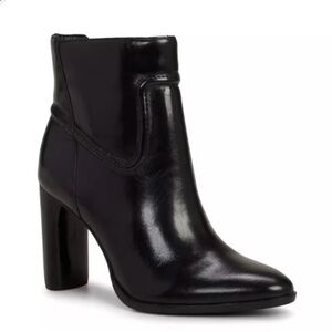 Vince Camuto Epandra booties